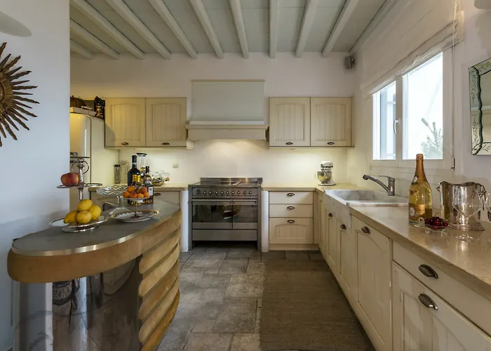 Mykonos Crystal Fanari